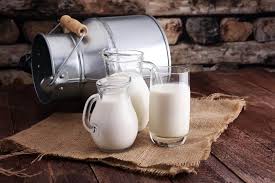 低脂肪牛乳と全脂肪牛乳、どちらが健康的ですか？