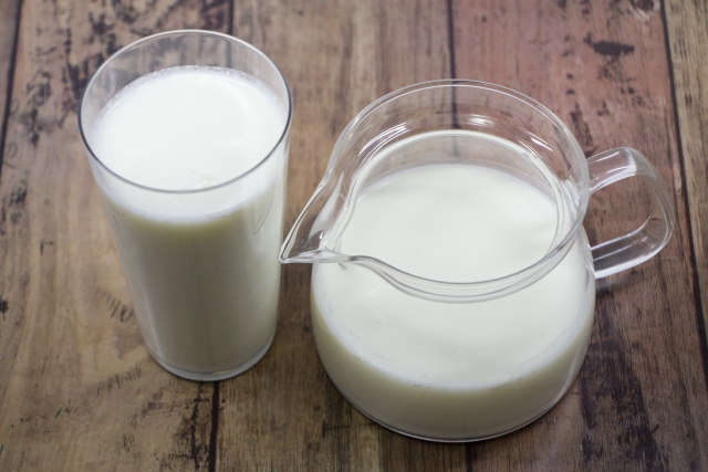 低脂肪牛乳の栄養価: 良い面と悪い面